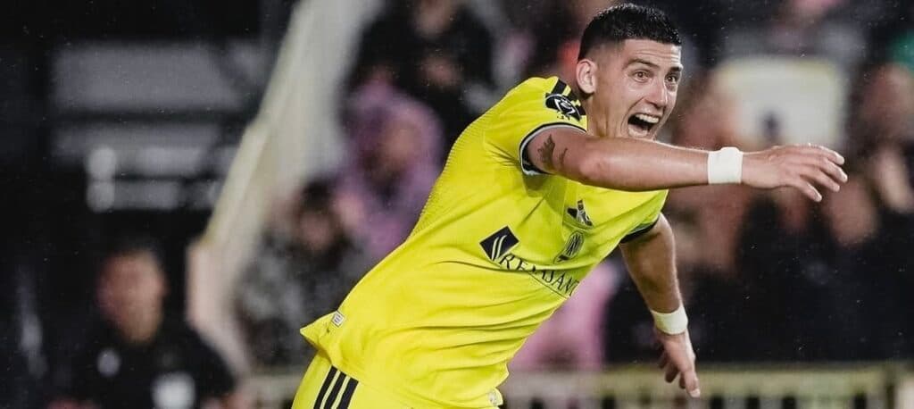 La trascendencia del argentino Cristian Espinoza marca la senda latina de un Nashville que pisa fuerte