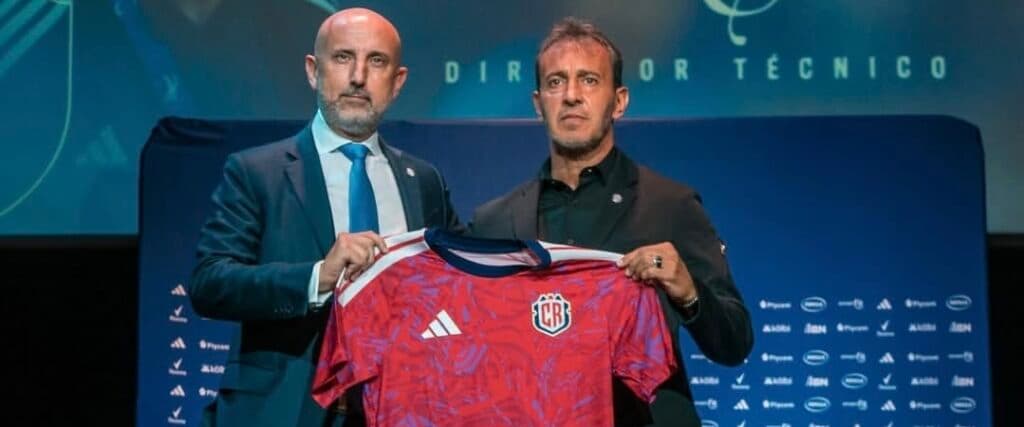 Argentino Fernando Batista realiza su primera convocatoria como seleccionador de Costa Rica