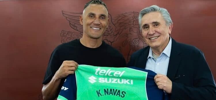 Costarricense Keylor Navas renueva por un año con Pumas de México