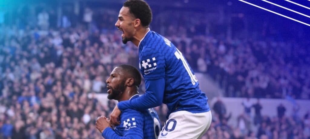 Brasileño Beto logra doblete y el Everton golea a un Chelsea en crisis