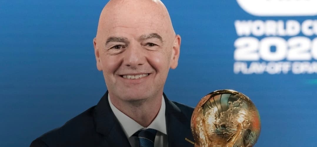 Presidente de la FIFA declara admirar a Ciudad de México por su valor en el fútbol