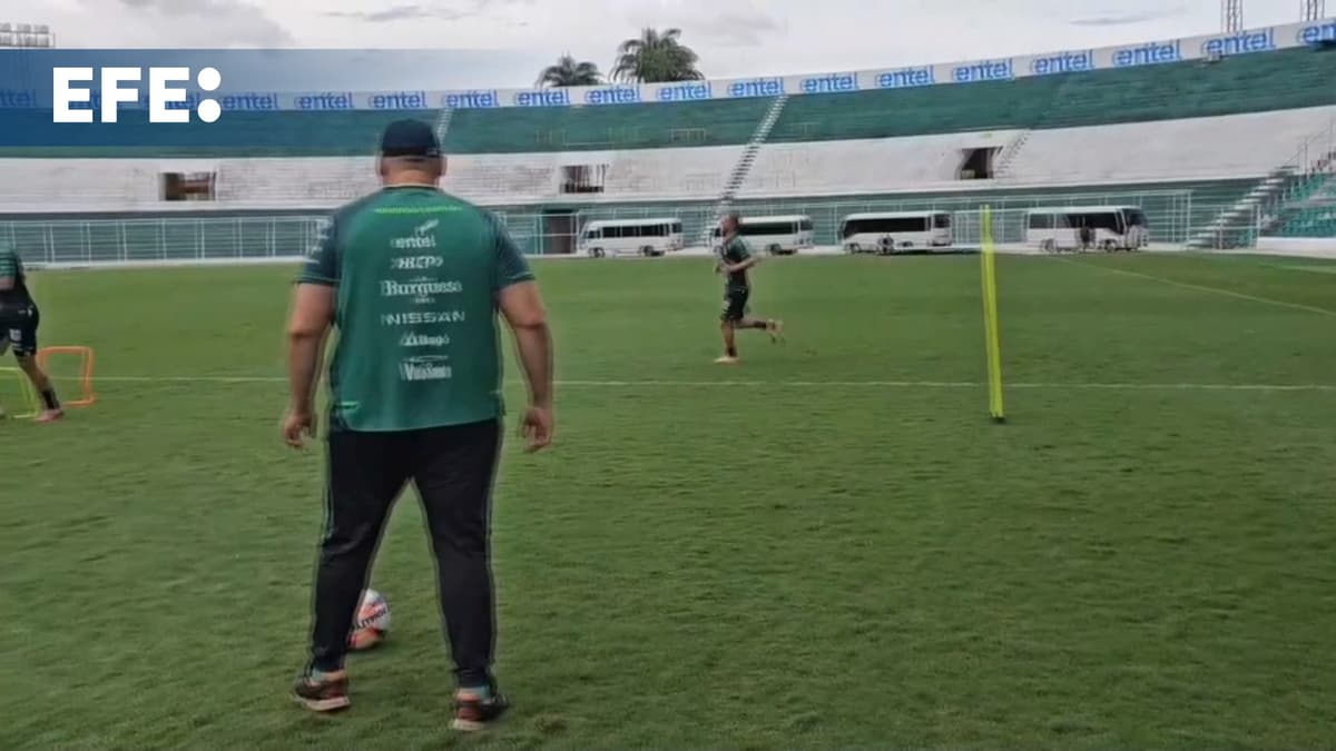 Bolivia cumple su primer entrenamiento con la mira puesta en la repesca ante Surinam