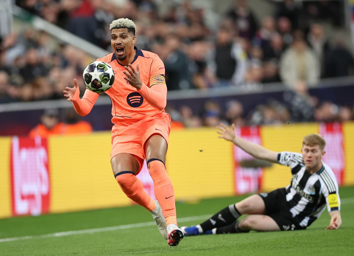 Uruguayo Araujo: «Aprendimos de la eliminatoria de la Copa del Rey»