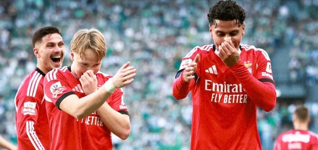 Benfica derrota al Sporting, con seis sudamericanos en acción