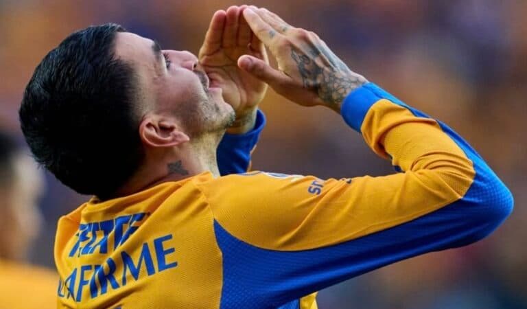 Tigres goleó a Chivas en Guadalajara, con un argentino Ángel Correa brillante