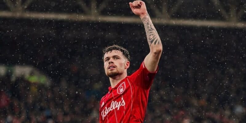 Brasileños Murillo e Igor Jesús juegan para el Forest, que empata con el Aston Villa en Inglaterra