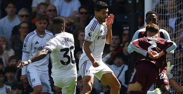 Mexicano Raúl Jiménez y Fulham vencen al Aston Villa