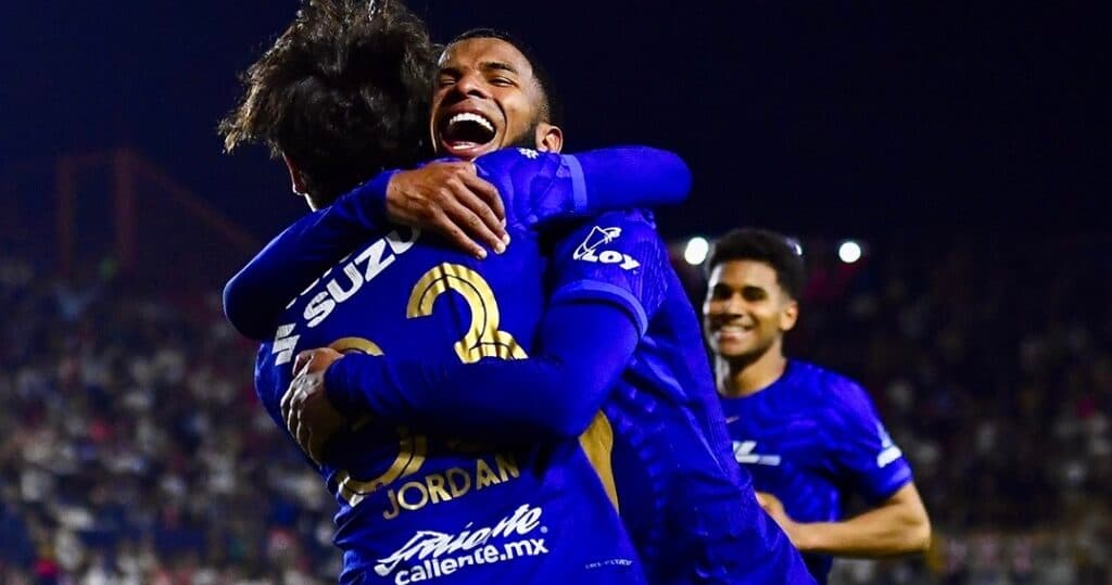 Pumas derrota a San Luis, con un tanto del brasileño Juninho y se pone segundo en Liga MX