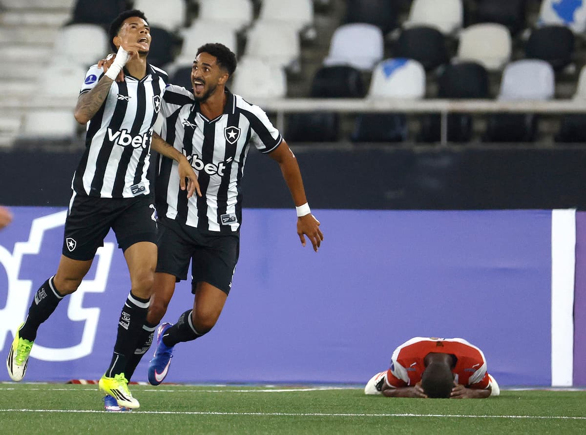 Botafogo con el panameño Barria como titular impone su jerarquía