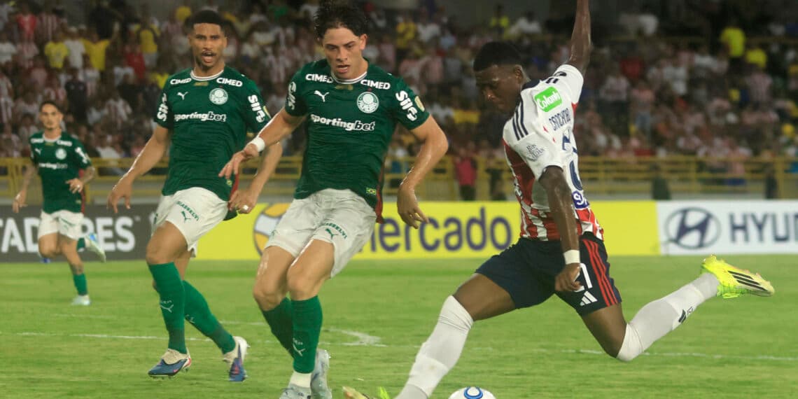El líder Palmeiras visita a Flamengo, segundo clasificado, en el estadio Maracaná