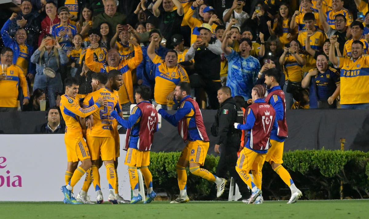 El Tigres del argentino Pizarro vence al Sounders y pone un pie en semifinales