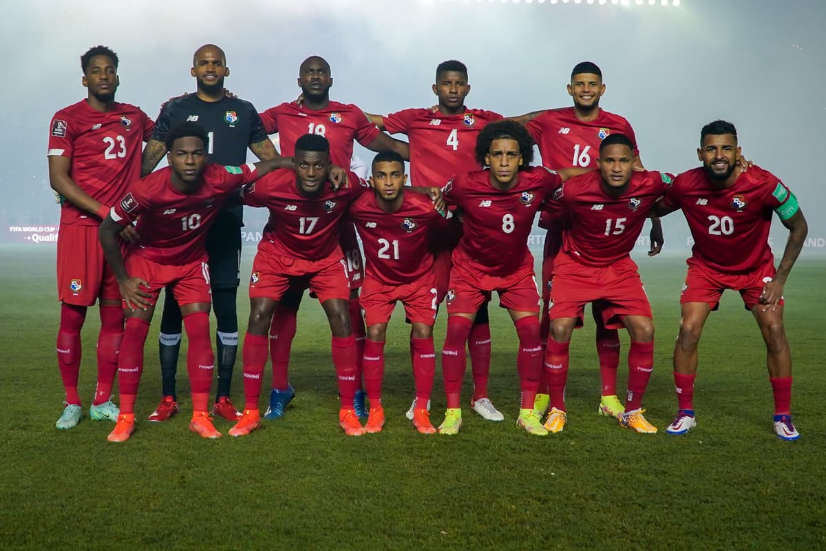 Panameño supera los 150 juego en Europa y llega como figura al mundial