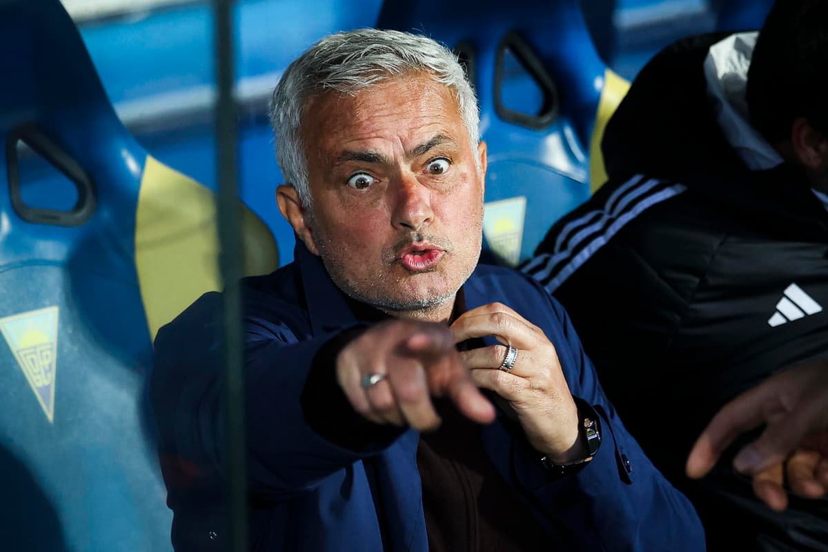 Benfica de Mourinho termina invicto, pero sin el segundo puesto en Portugal