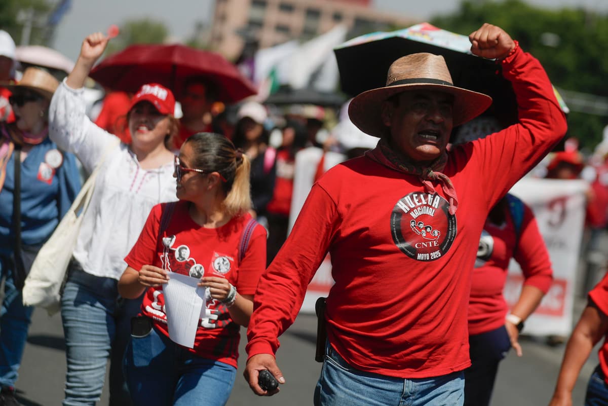 Primero de Mayo en México, la antesala de miles de maestros para el Mundial 2026