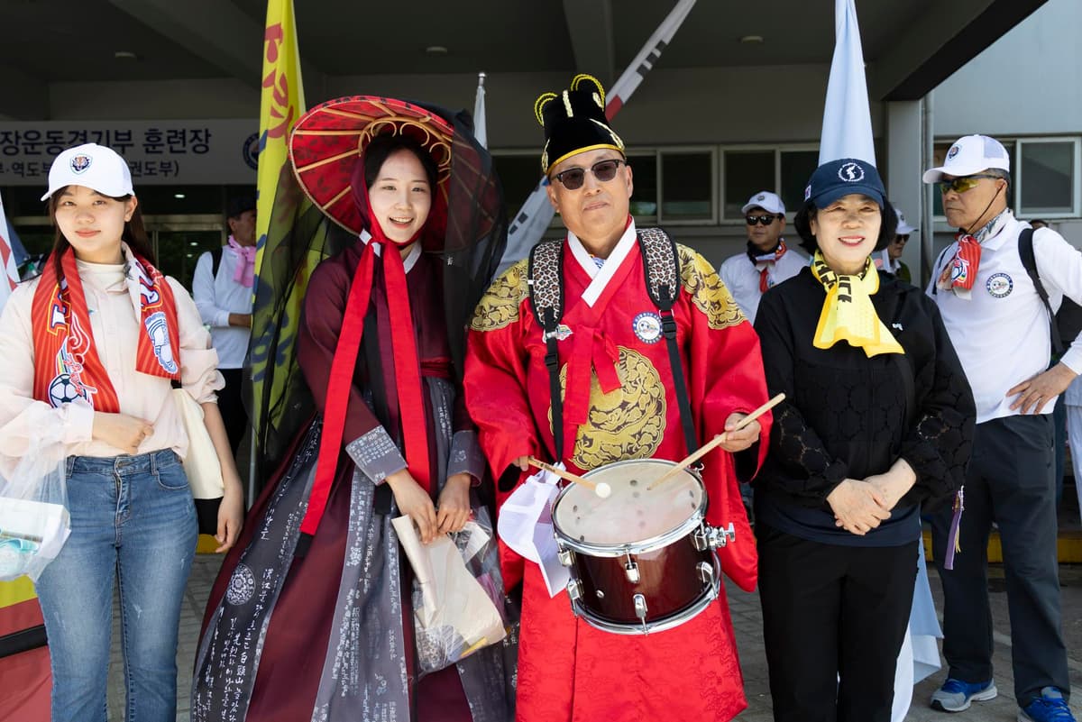 Las futbolistas de Corea del Norte van por la Champions Femenina en el Sur, casi de locales