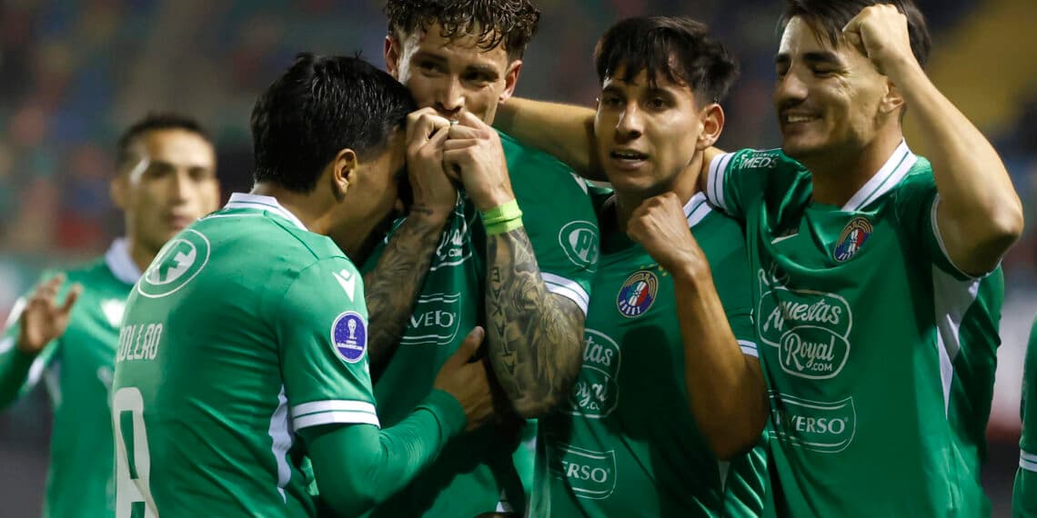 Audax Italiano de Chile elimina a Barracas Central y mantiene opciones de clasificación