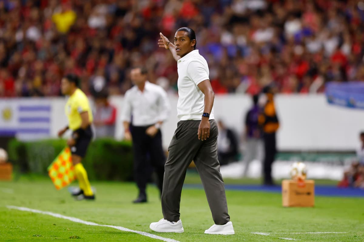 El Cruz Azul respalda al colombiano Kevin Mier para jugar la final a pesar de sus errores