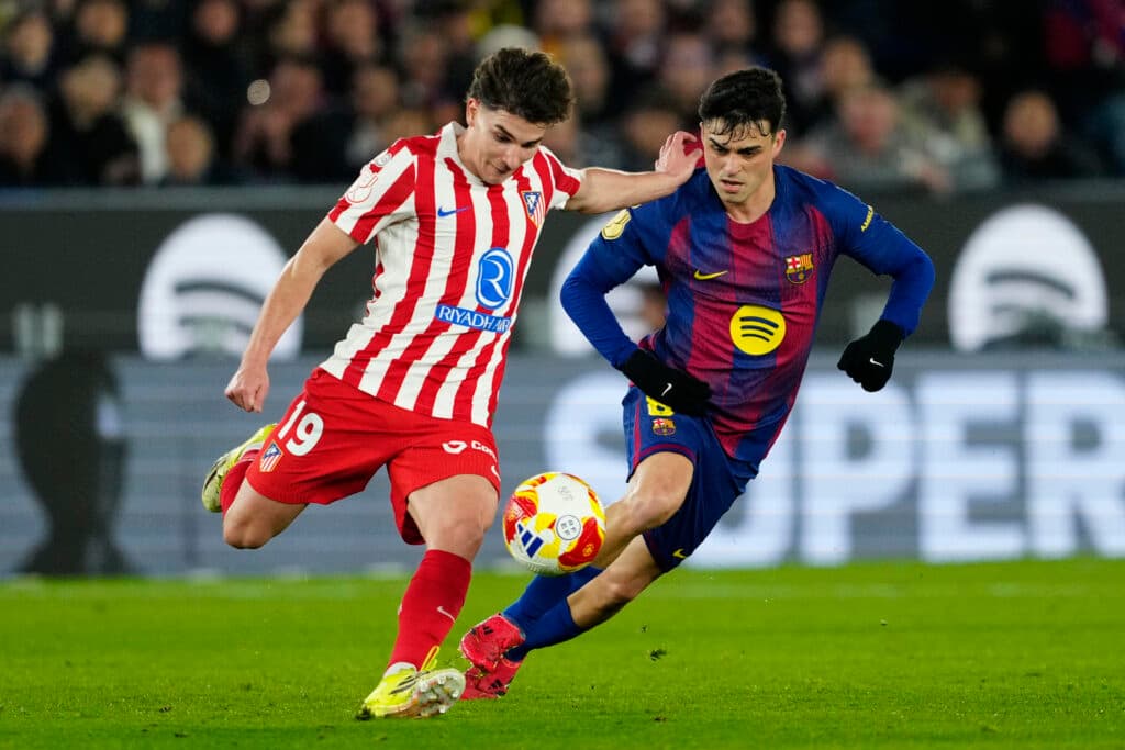 DENUNCIA El Atlético avisa «una campaña de acoso y derribo» del Barcelona sobre Julián Alvarez
