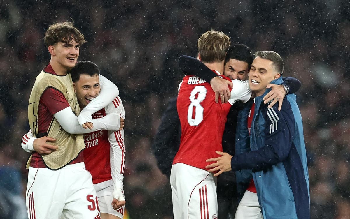 ¡PUERTA ABIERTA! Los ingleses Nwaneri y Lewis-Skelly pueden salir del Arsenal