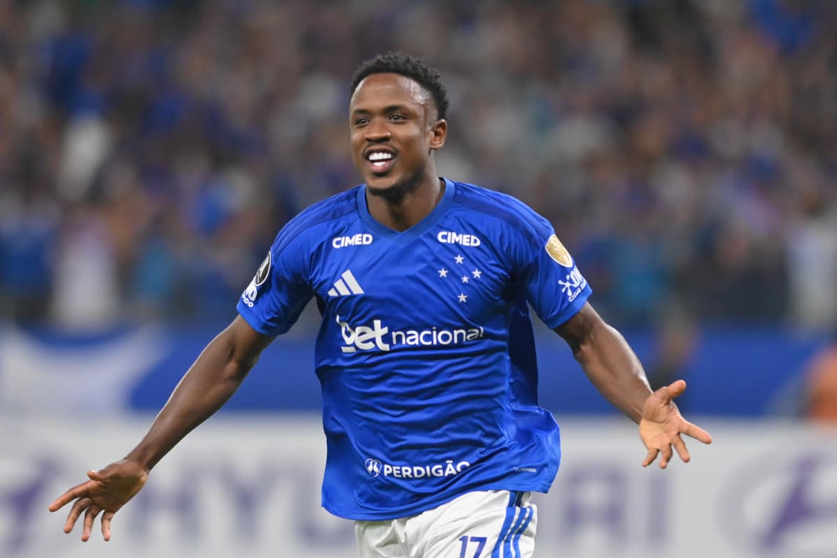 EN CARRERA Cruzeiro golea a Barcelona, con tanto del colombiano Sinisterra, y avanza a octavos
