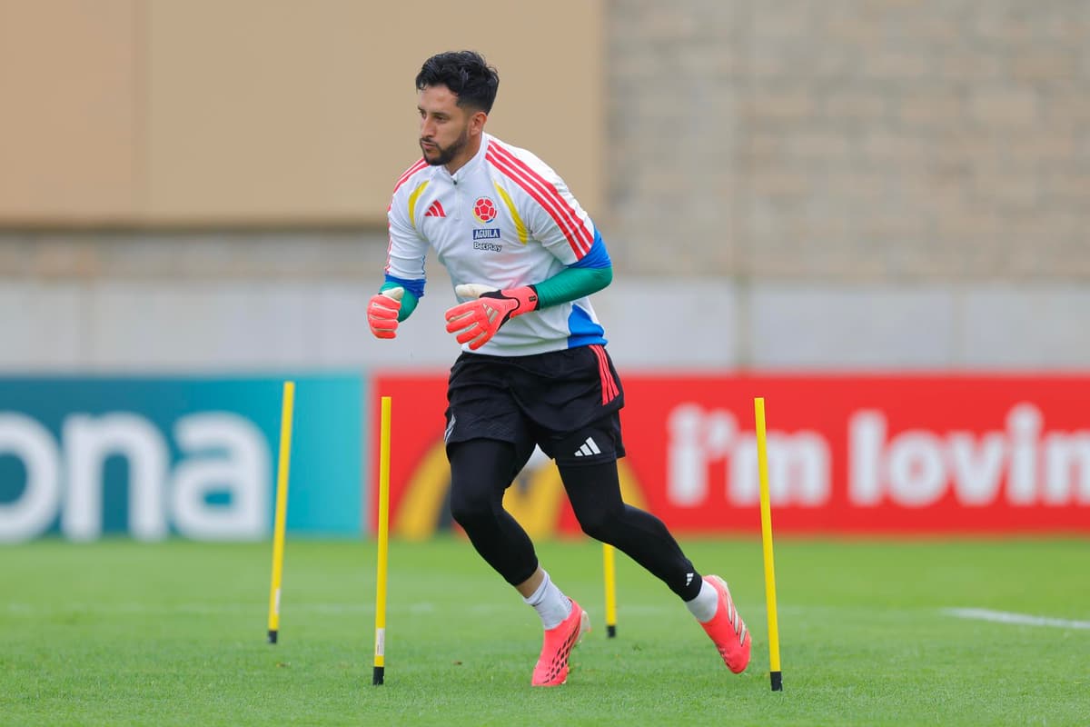 ¡EN CASA DEL ÍDOLO! Colombianos Vargas, Rodríguez y Díaz preparan el debut en México
