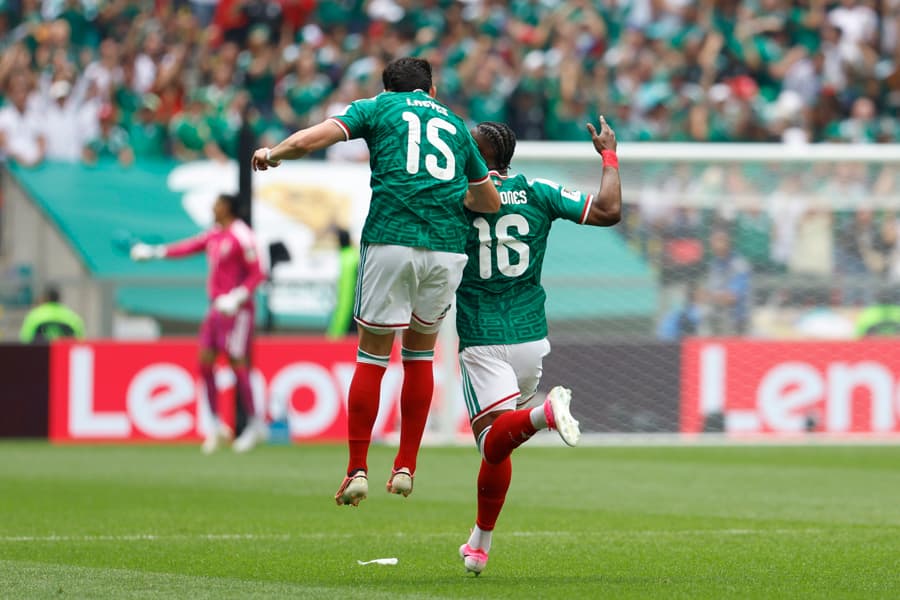 HISTÓRICO EN EL AZTECA: colombiano Quiñones y mexicano Jiménez rompen la maldición de México