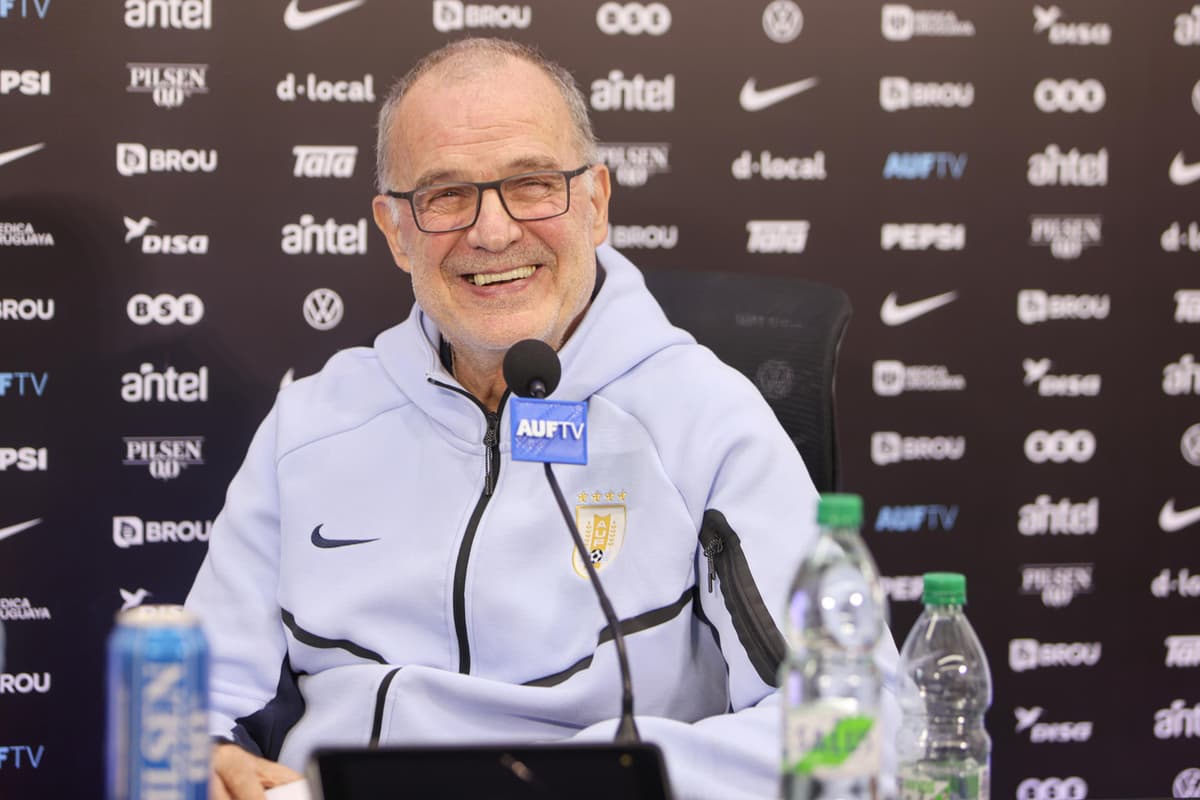 URUGUAY Bielsa asegura que no tiene ninguna diferencia con Suárez