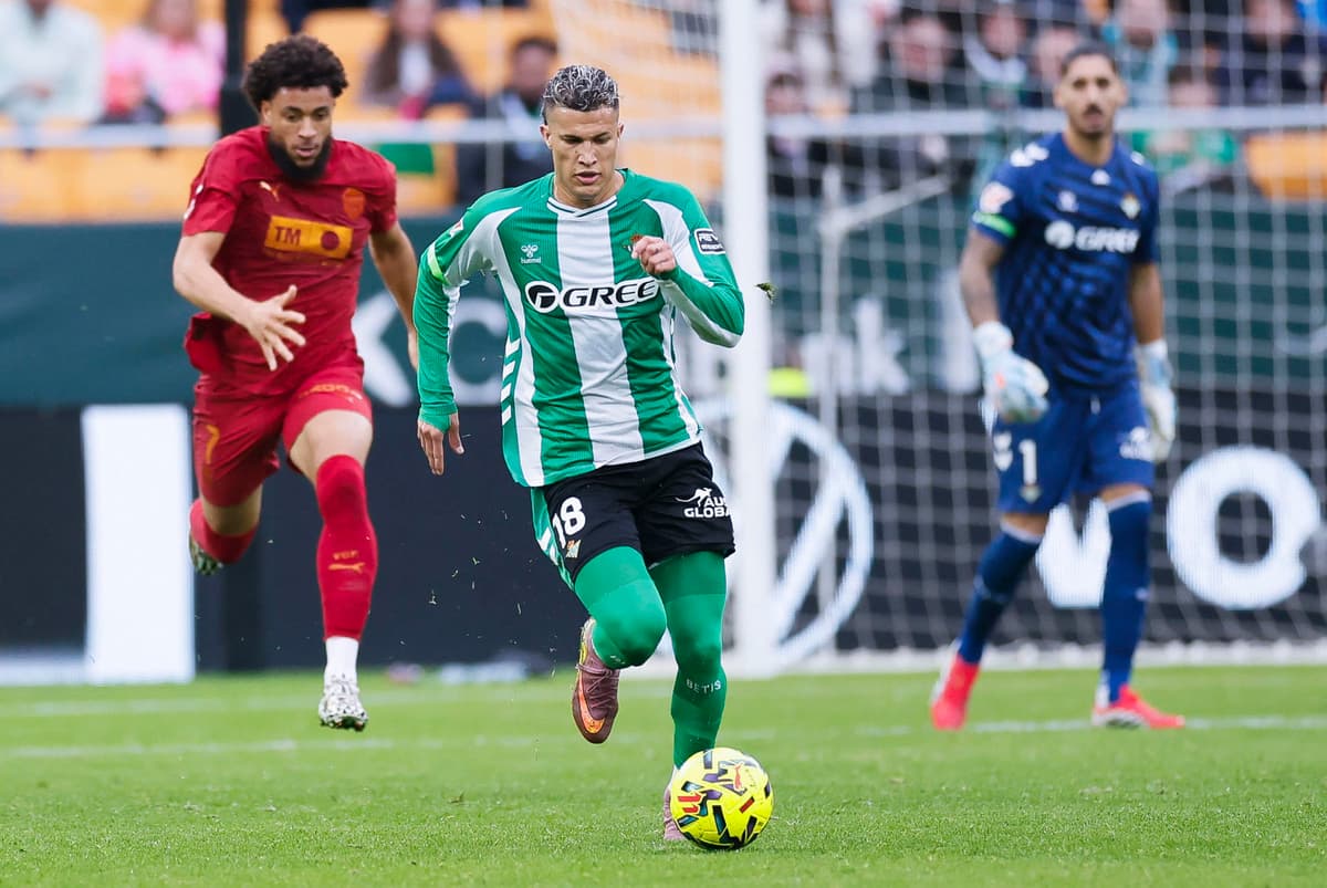 SALIDA DEFINIDA: colombiano Deossa se acerca al Vasco da Gama tras acuerdo con Betis
