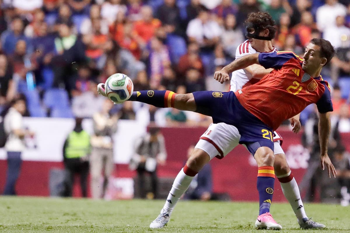 DUPLA IBÉRICA España tiene gol con Oyarzábal y Ferrán