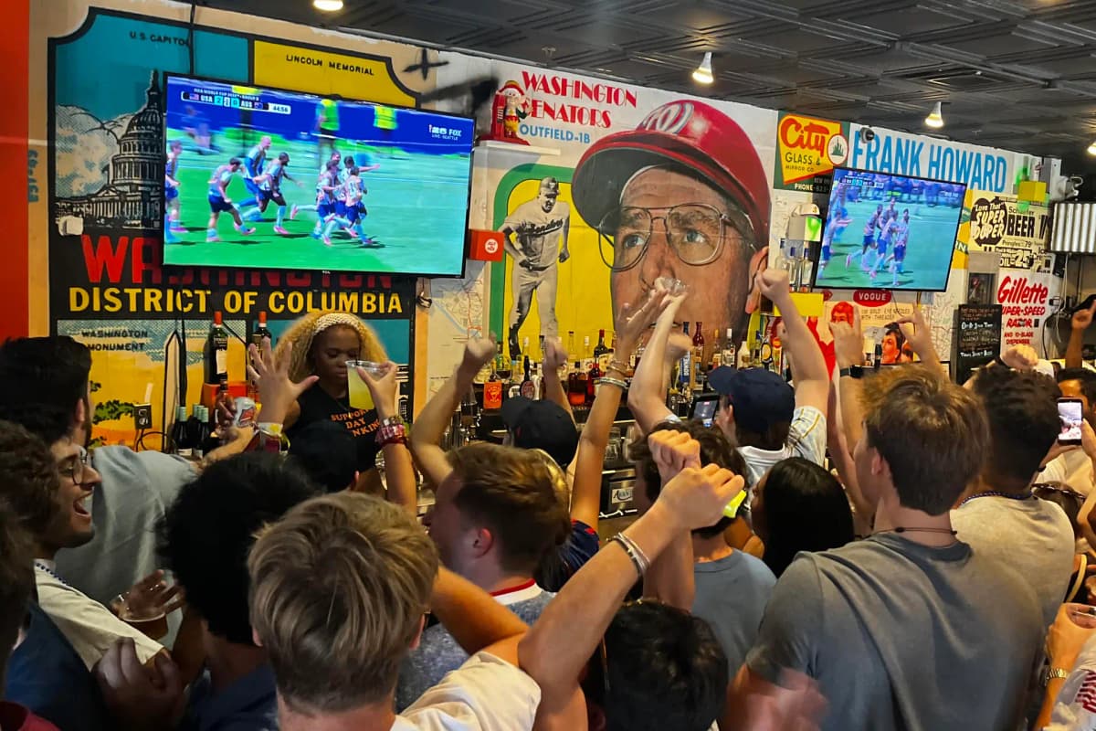 FIEBRE TOTAL: estadounidenses convierten Washington en una fiesta tras vencer a Australia