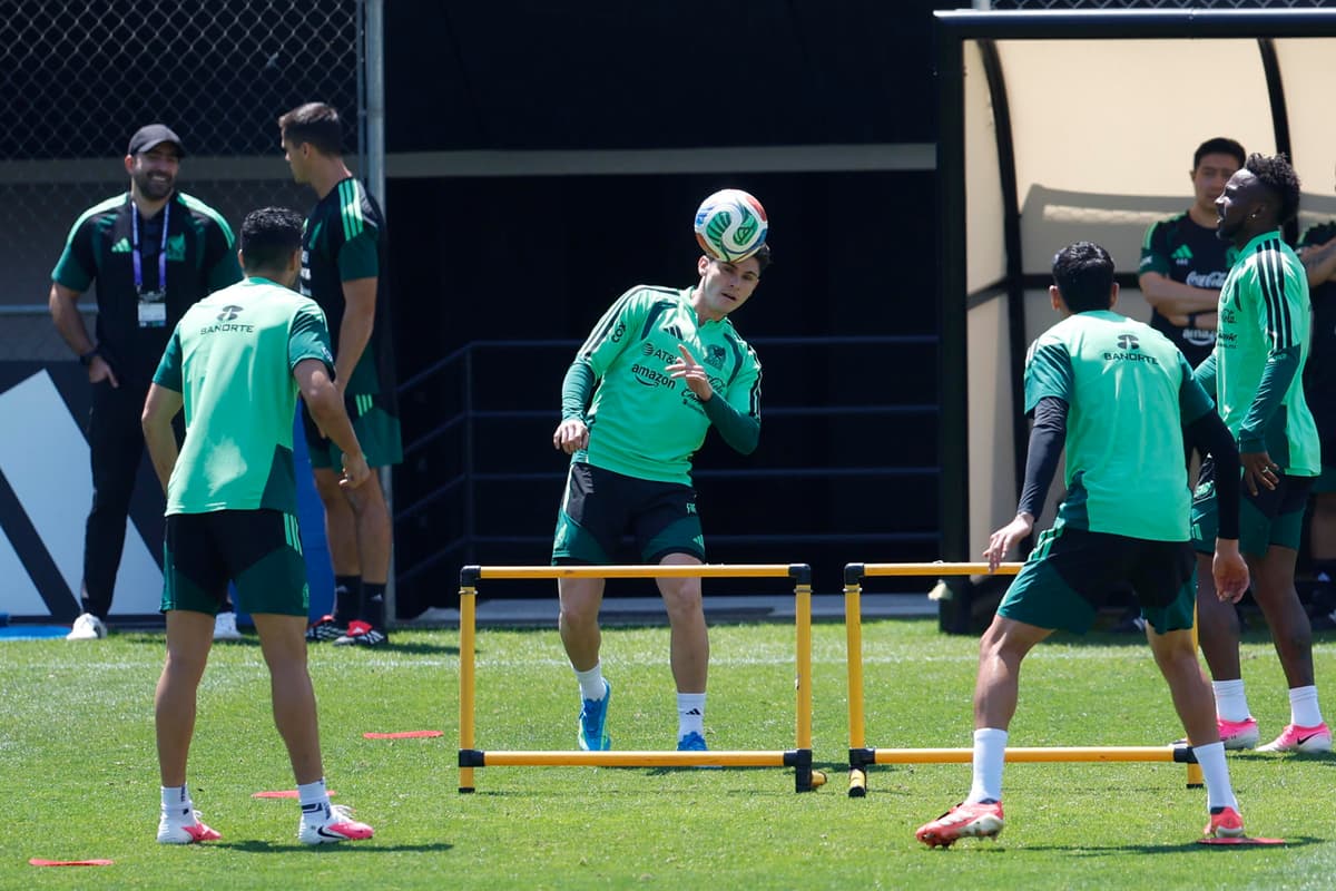 ¡POR EL PASO PERFECTO! Los mexicanos Jiménez y Quiñones lideran a México ante República Checa en el Mundial 2026