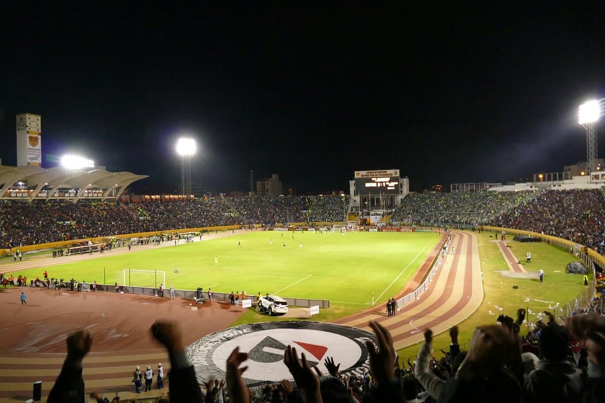 NUEVA ERA PARA QUITO: el ecuatoriano Noboa proyecta un Atahualpa para 60.000 personas con el equipo del Bernabéu