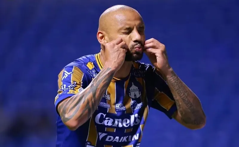 TRIPLETE DORADO: el brasileño naturalizado italiano Pedro arrasa y la española Guerrero reina en la Liga MX
