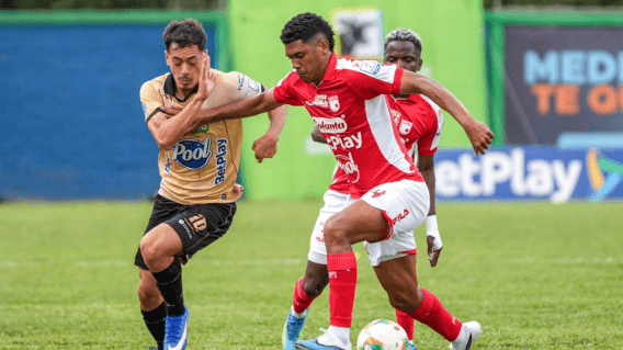 GOLPE EN EL FINAL: los colombianos Ricaurte y Lozano castigan a Santa Fe en su debut