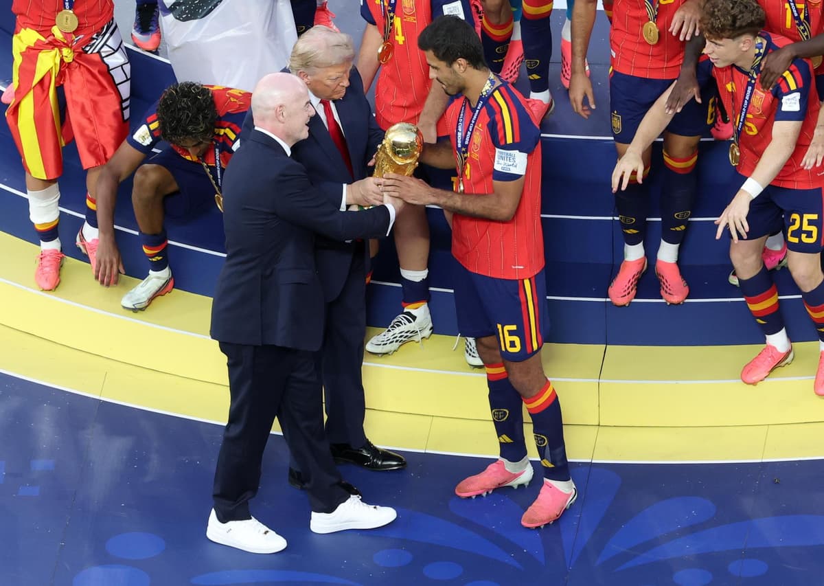 CORONACIÓN HISTÓRICA: España, campeona del Mundial 2026, recibe el trofeo de Trump e Infantino