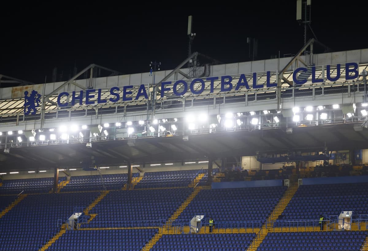 El Chelsea, sancionado con 10 millones por incumplir las reglas financieras