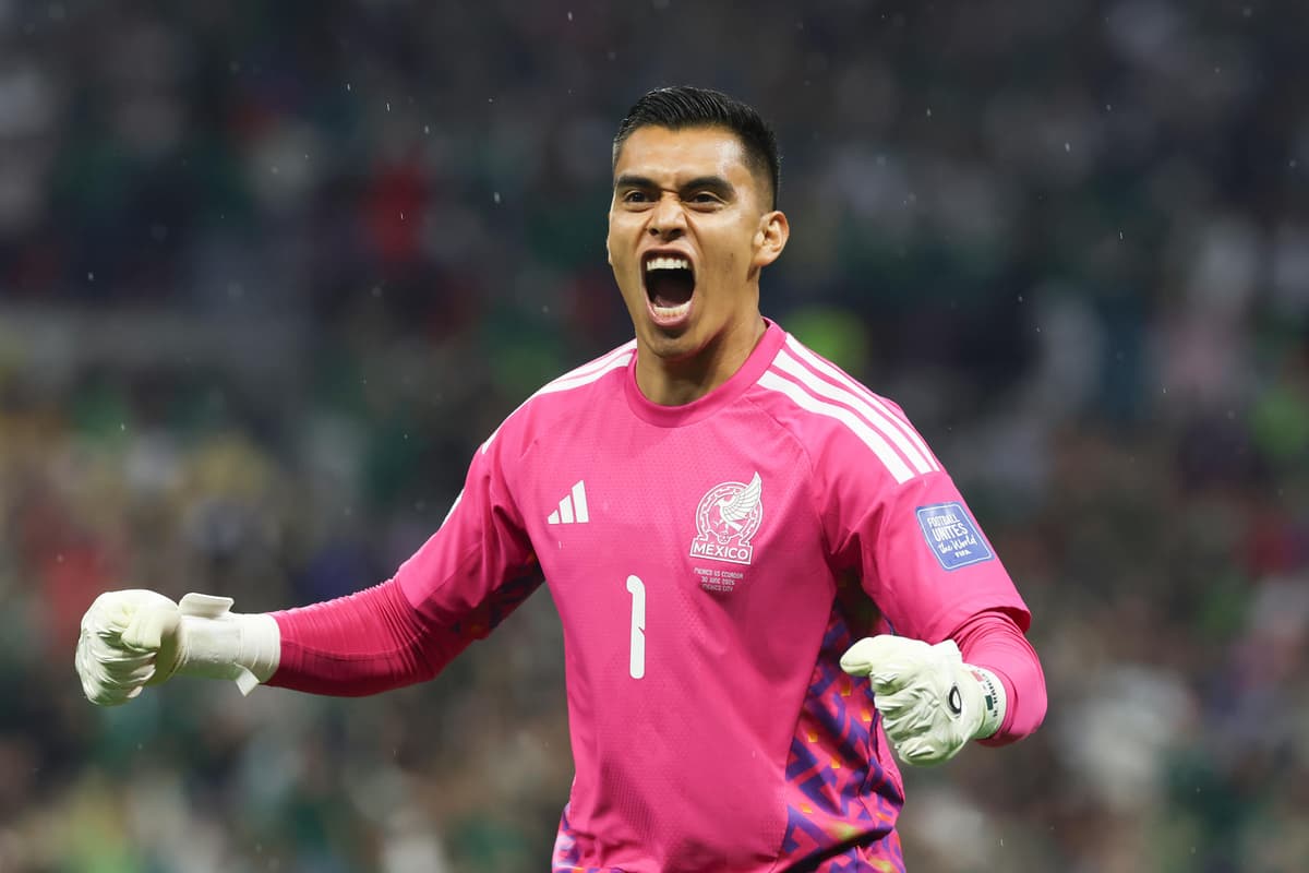 DE LA ADVERSIDAD AL MUNDIAL: mexicano Rangel sostiene su historia de crecimiento en el arco del Tri