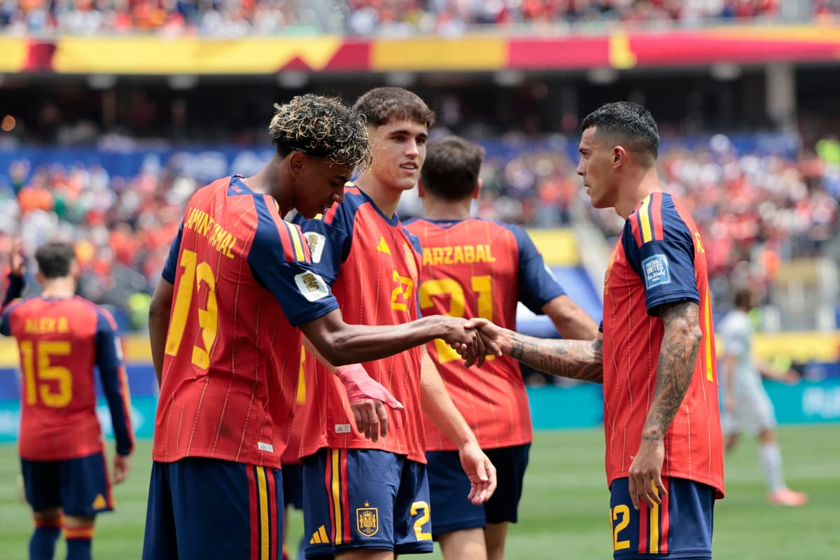 YA TIENE SU EQUIPO: Los españoles Oyarzabal, Cucurella y Porro lideran el once fijo de España para enfrentar a Portugal