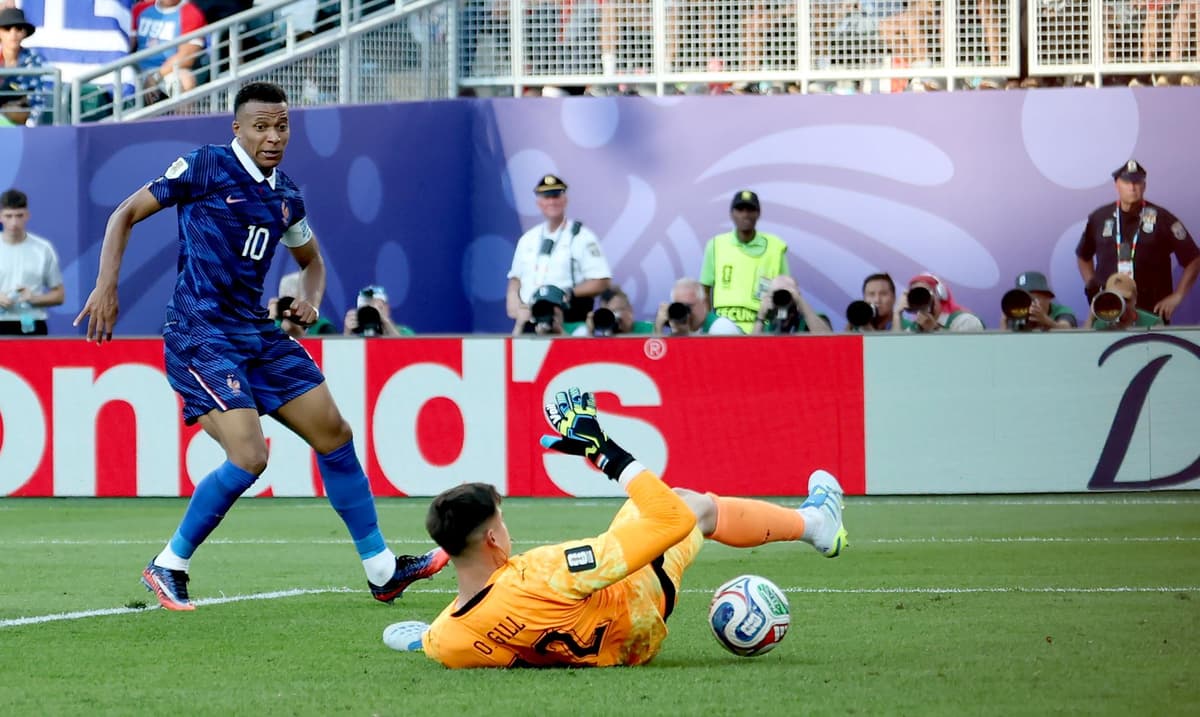 DUELO CALIENTE: francés Mbappé elimina a paraguayo Gómez y marroquíes Ounahi y Rahimi citan a Francia