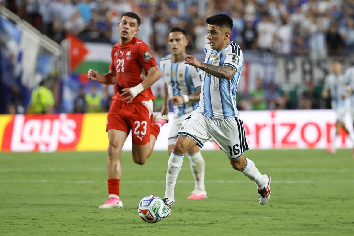 RESPONDIÓ EN EL MOMENTO CLAVE: el argentino Almada impulsa a Argentina rumbo a semifinales