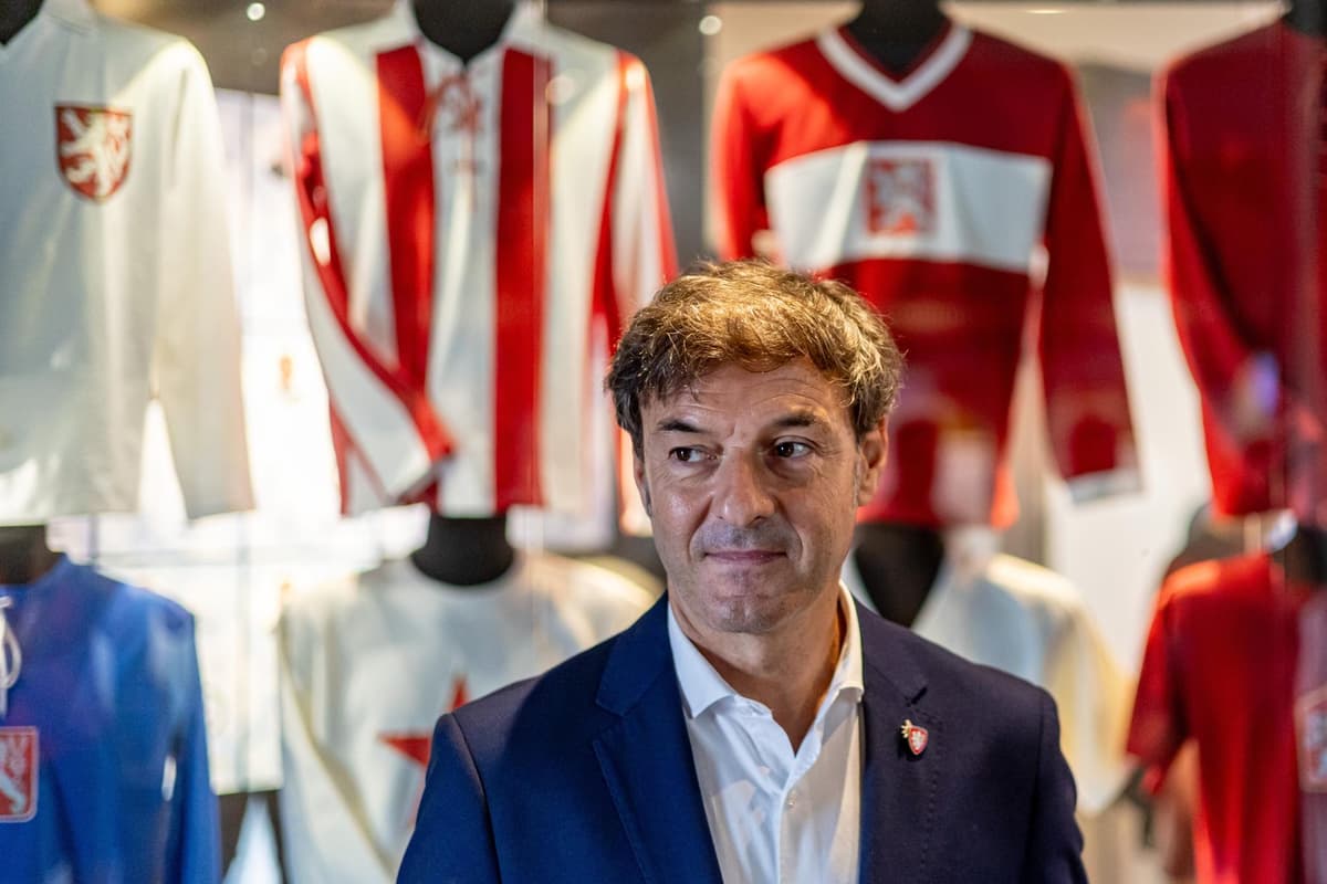 Santi Denia, nuevo entrenador de la selección checa de fútbol