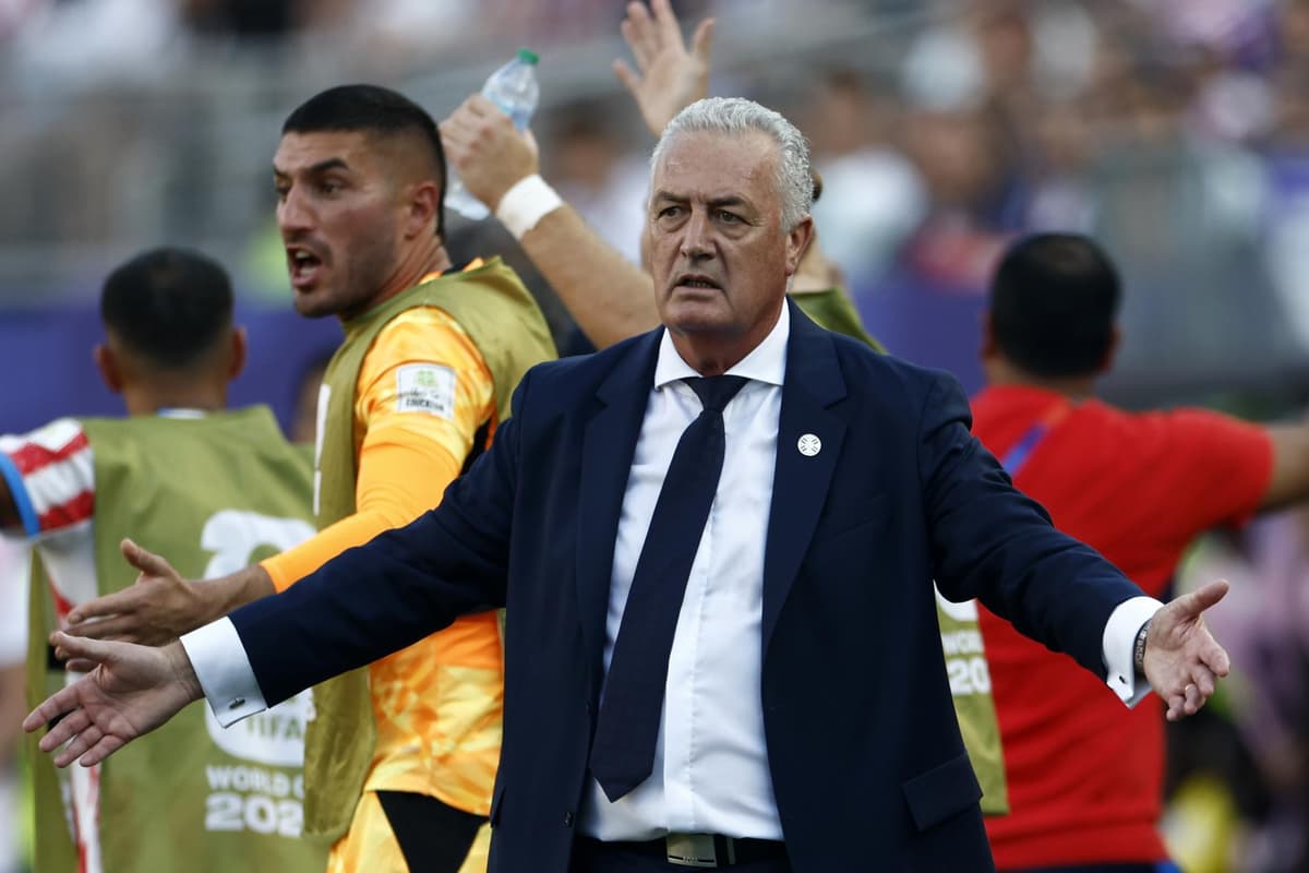 FUTURO EN SUSPENSO: argentino Alfaro pide que “la espuma baje” tras la eliminación de Paraguay