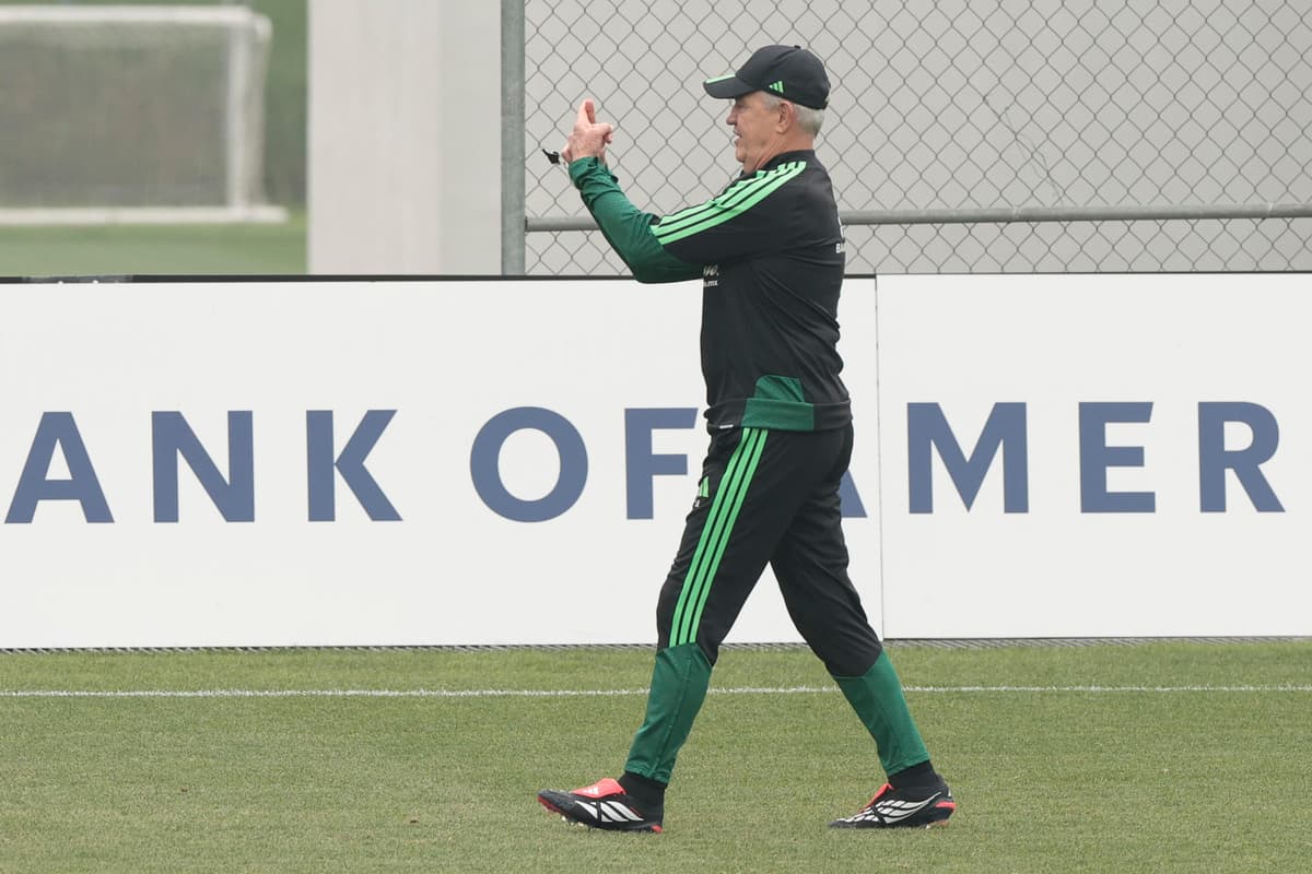 ESTALLA EL VASCO: El Mexicano Aguirre explota por el cambio de horario del México vs Inglaterra