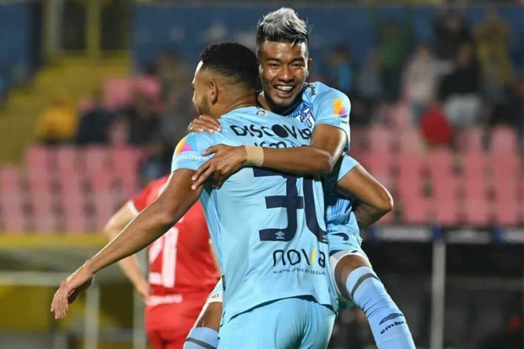 ¡PELEA ABIERTA! Católica iguala a la U y Colo Colo se acerca al título