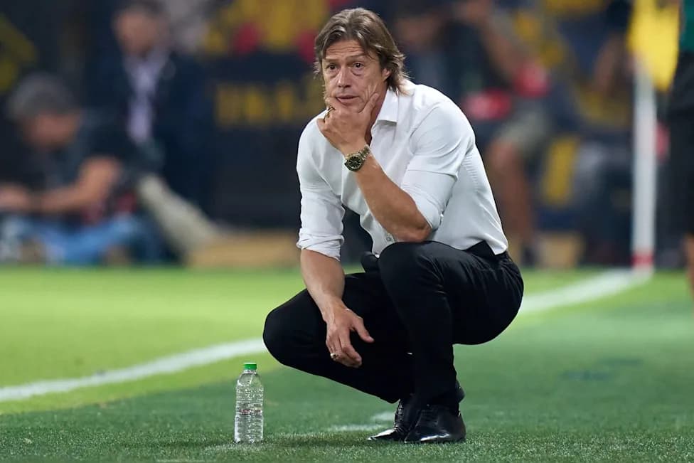 El técnico argentino Matías Almeyda dirige a Monterrey durante el Apertura 2026, con la expectativa de recuperar resultados positivos.