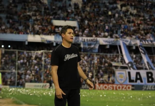 ¡RELEVO CLAVE! El argentino Medrán llega a Emelec por Nasuti