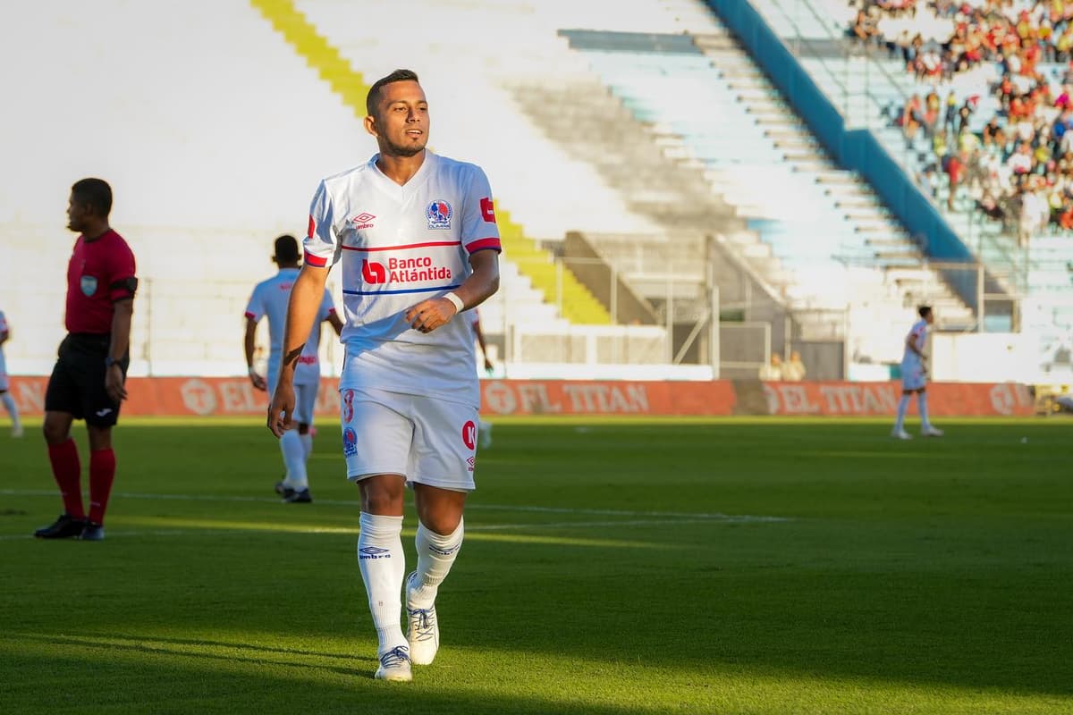 ¡EL REFERENTE MERENGUE! El hondureño Rodríguez, figura del Olimpia, suma títulos, goles y sacrificio