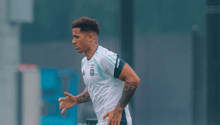 Título principal  ¡DECISIÓN! El argentino Enzo Fernández quedó fuera del Chelsea ante Brighton