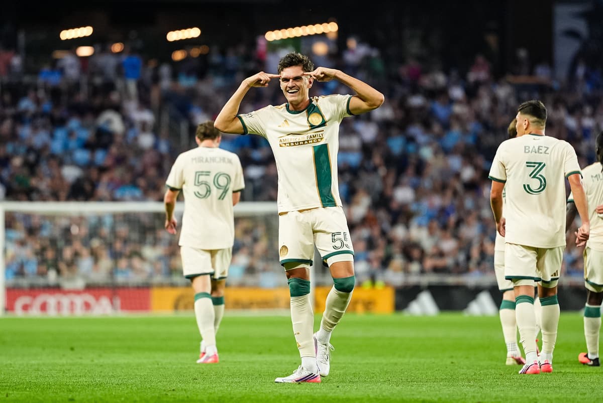 ¡GOLPE DE AUTORIDAD! Los argentinos Jacob y Hoyos y los paraguayos Almirón y Alonso sellan el triunfo de Atlanta United