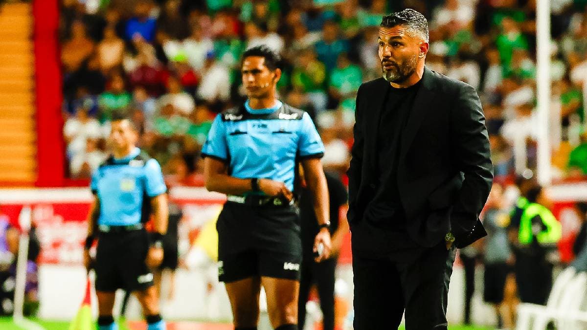 ¡IMPARABLE! El argentino Javier Gandolfi lleva al León a siete triunfos